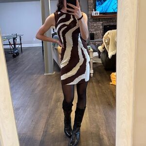 Brown and White Sleeveless Dress